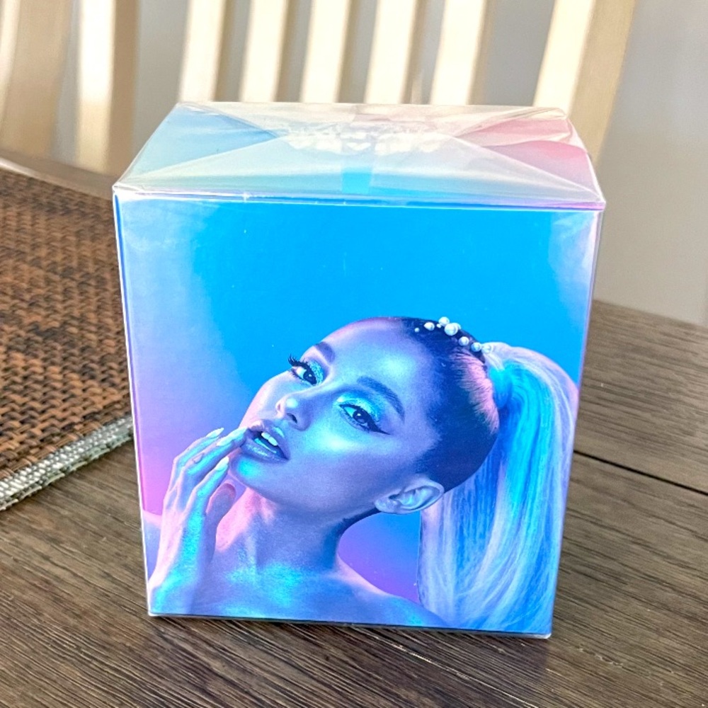 Ariana Grande Cloud Eau de Parfum Spray